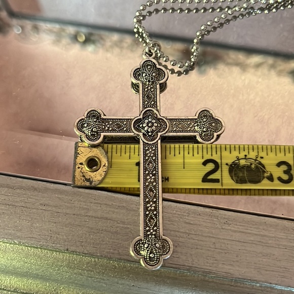 New Large Mackenna Thaler Flora Cross Necklace 18” inches - Picture 7 of 7